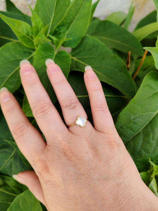 BAGUE TRÈFLE NACRÉE